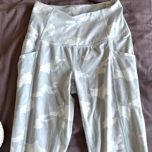 cute yoga pants / leggings white camo print xs